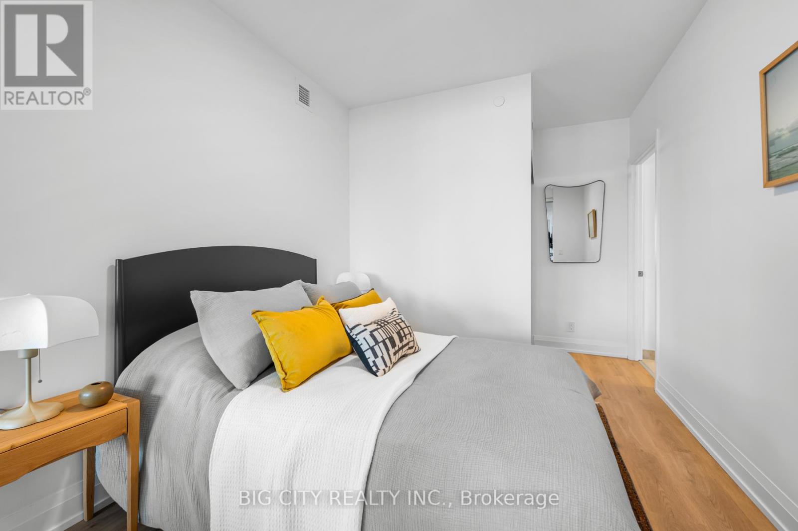Photo 17 of 415 36 Brentcliffe Road, Toronto ON
