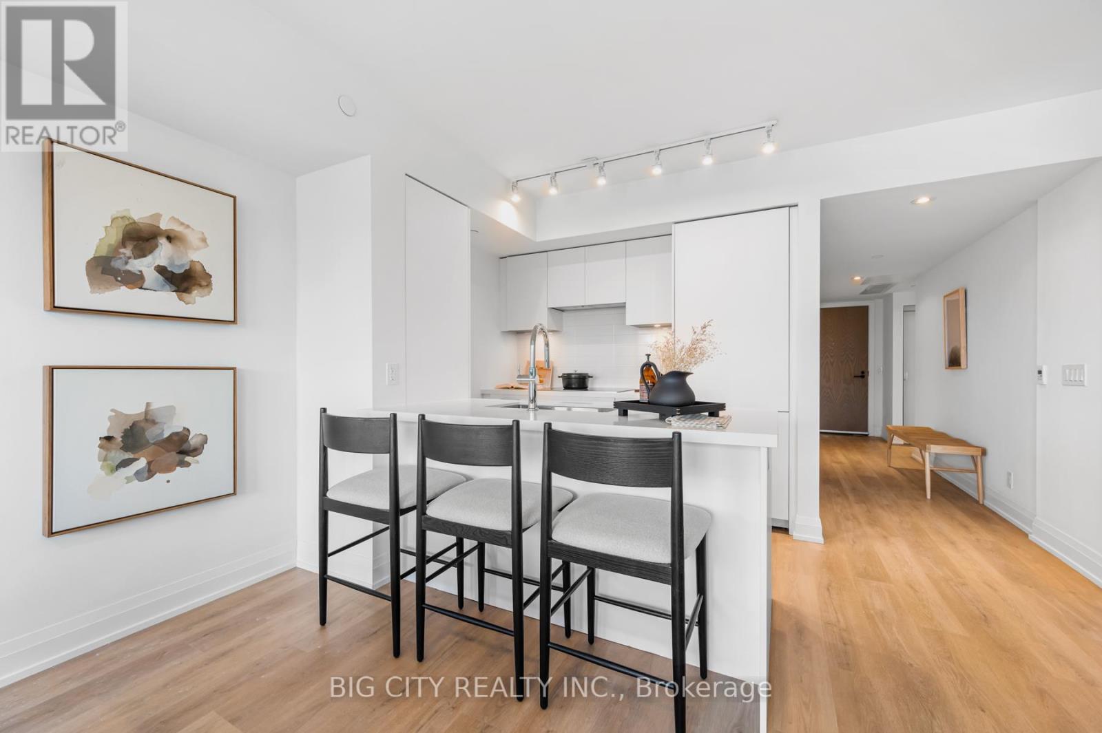 Photo 11 of 415 36 Brentcliffe Road, Toronto ON