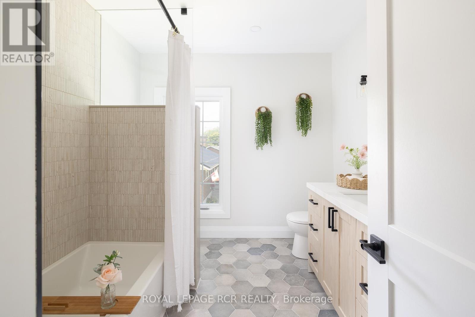 Photo 4 of 349 Smith Street, Wellington North ON
