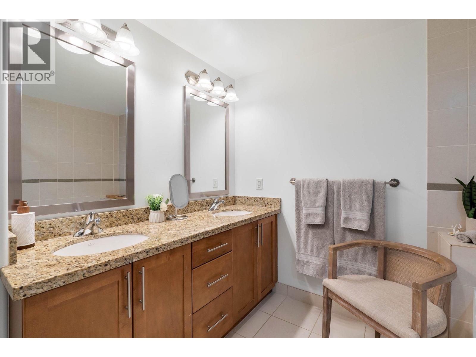 205 1160 Bernard Avenue, Kelowna