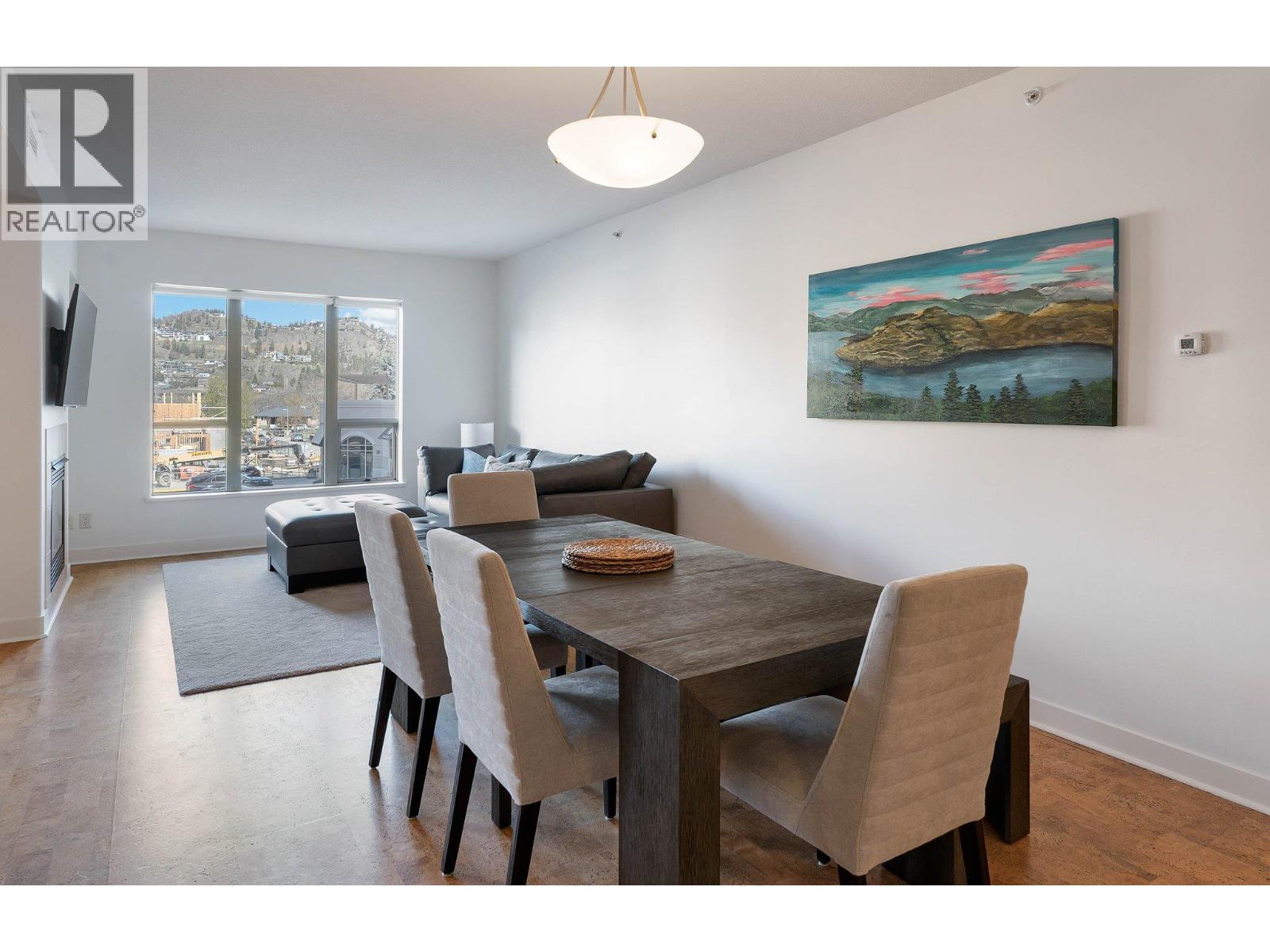 205 1160 Bernard Avenue, Kelowna