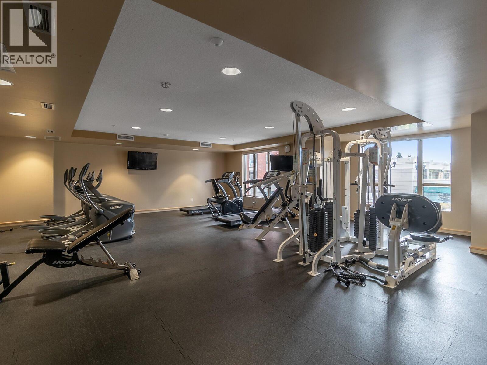 205 1160 Bernard Avenue, Kelowna