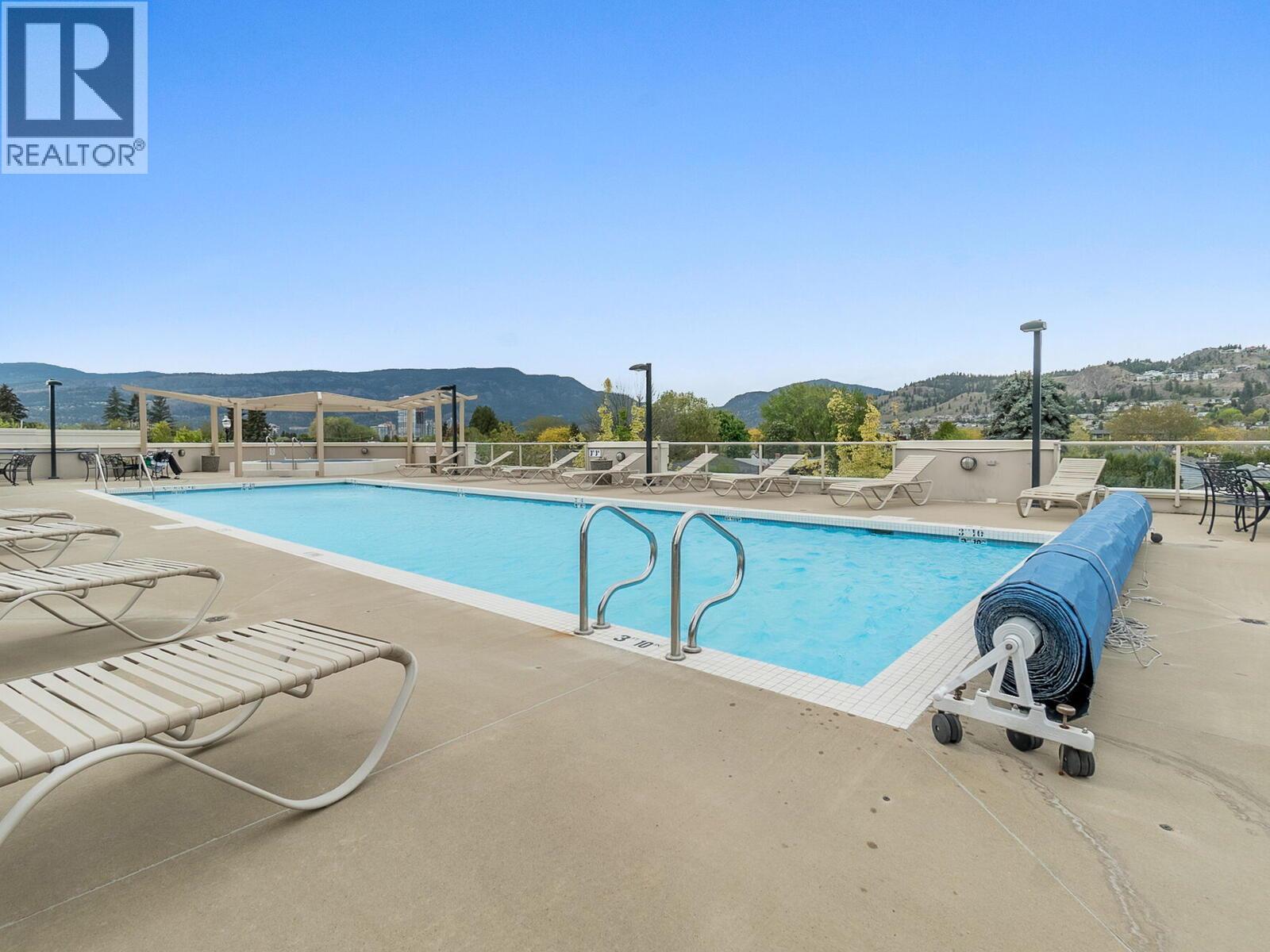205 1160 Bernard Avenue, Kelowna