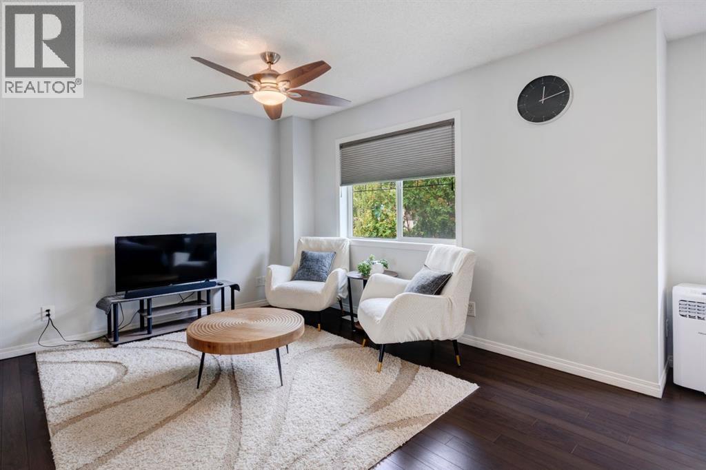 6 Hidden Creek Rise NW, Calgary, Alberta
