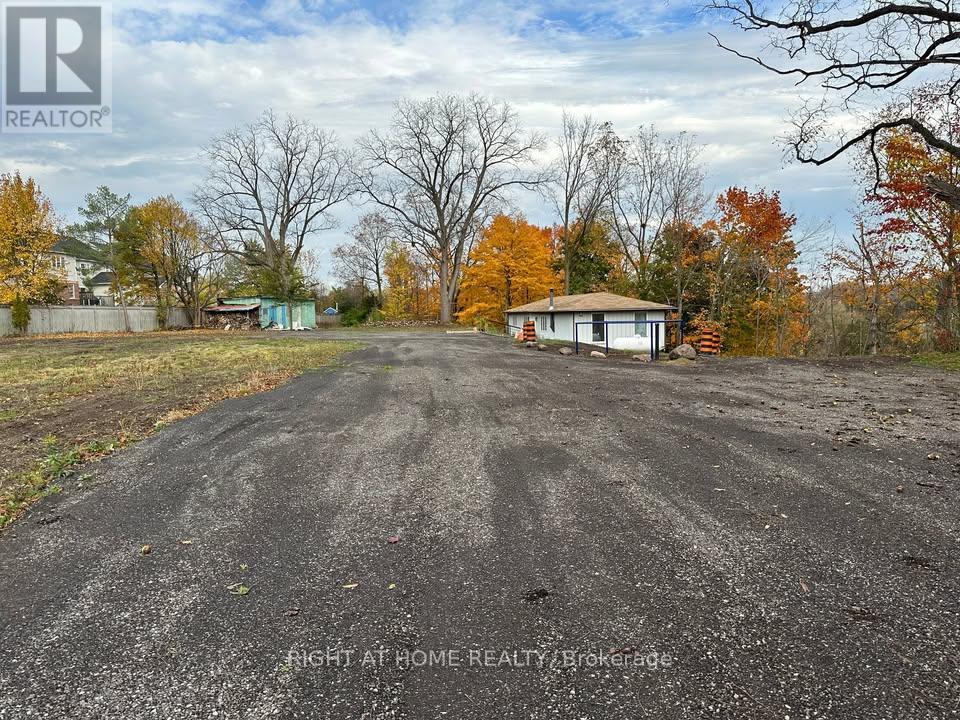 Photo 12 of 700 Winchester Road E, Whitby ON