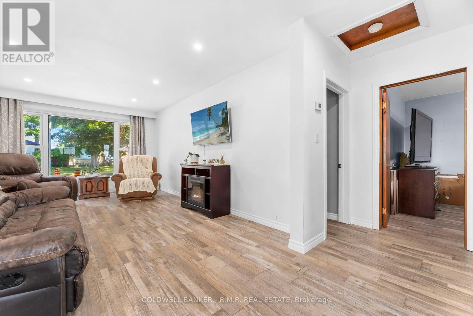 Photo 10 of 19 Parkway Crescent, Clarington ON