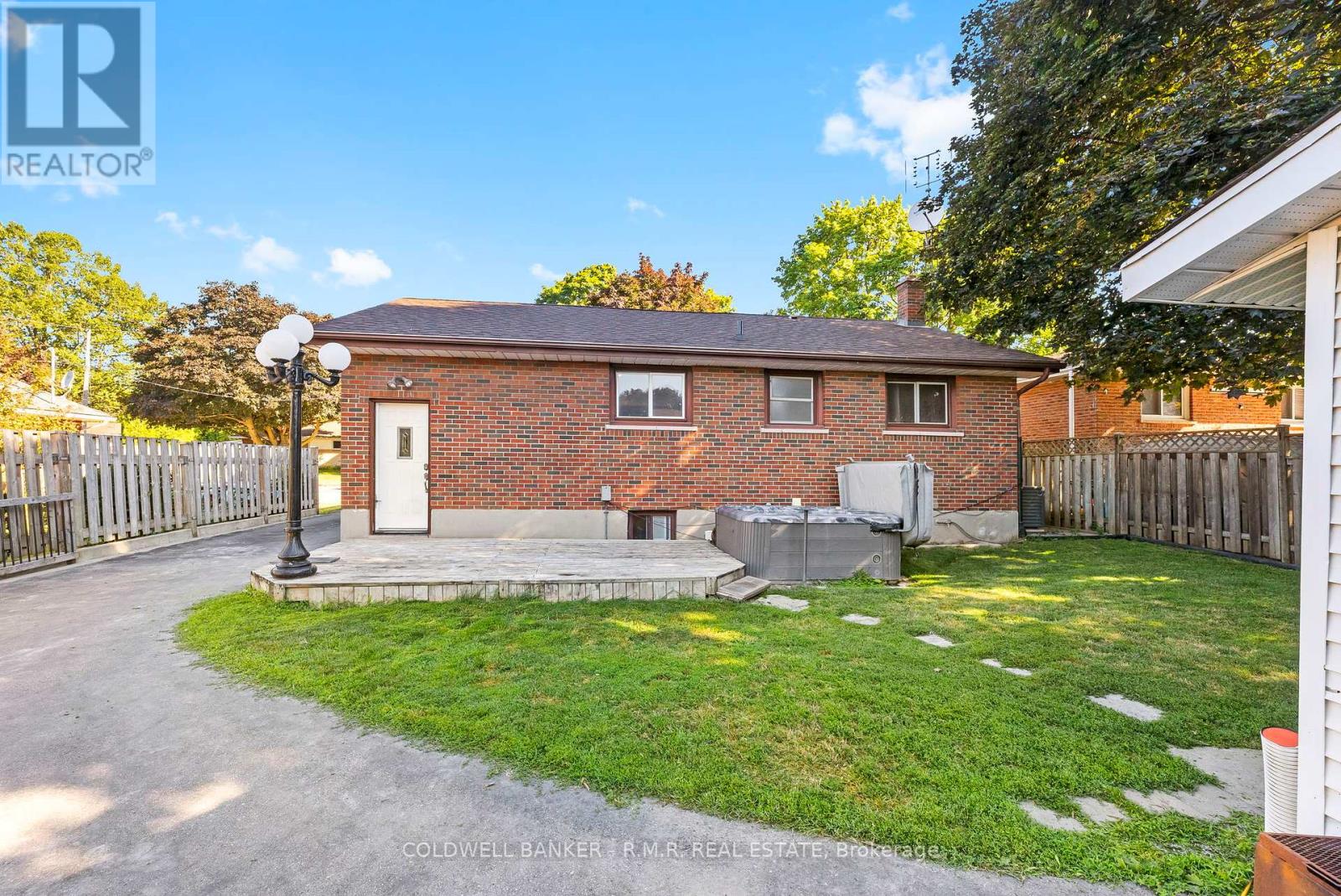 Photo 21 of 19 Parkway Crescent, Clarington ON
