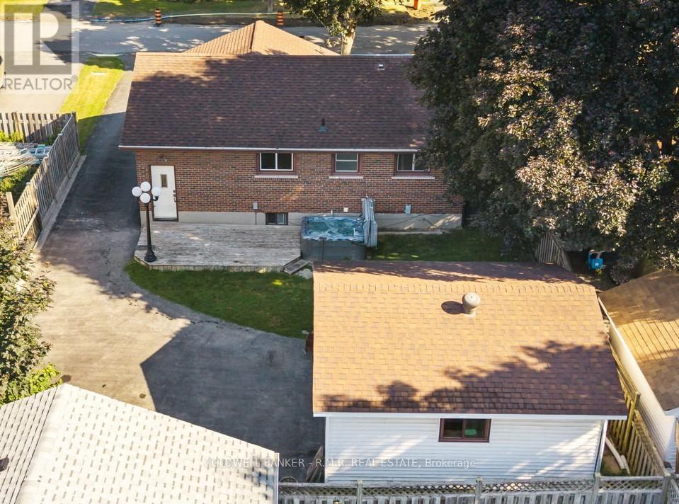 Photo 23 of 19 Parkway Crescent, Clarington ON