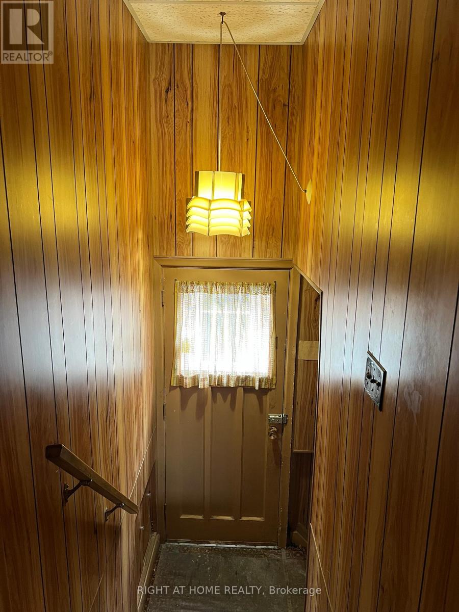 Photo 19 of 25 Heatherglen Road, Toronto ON