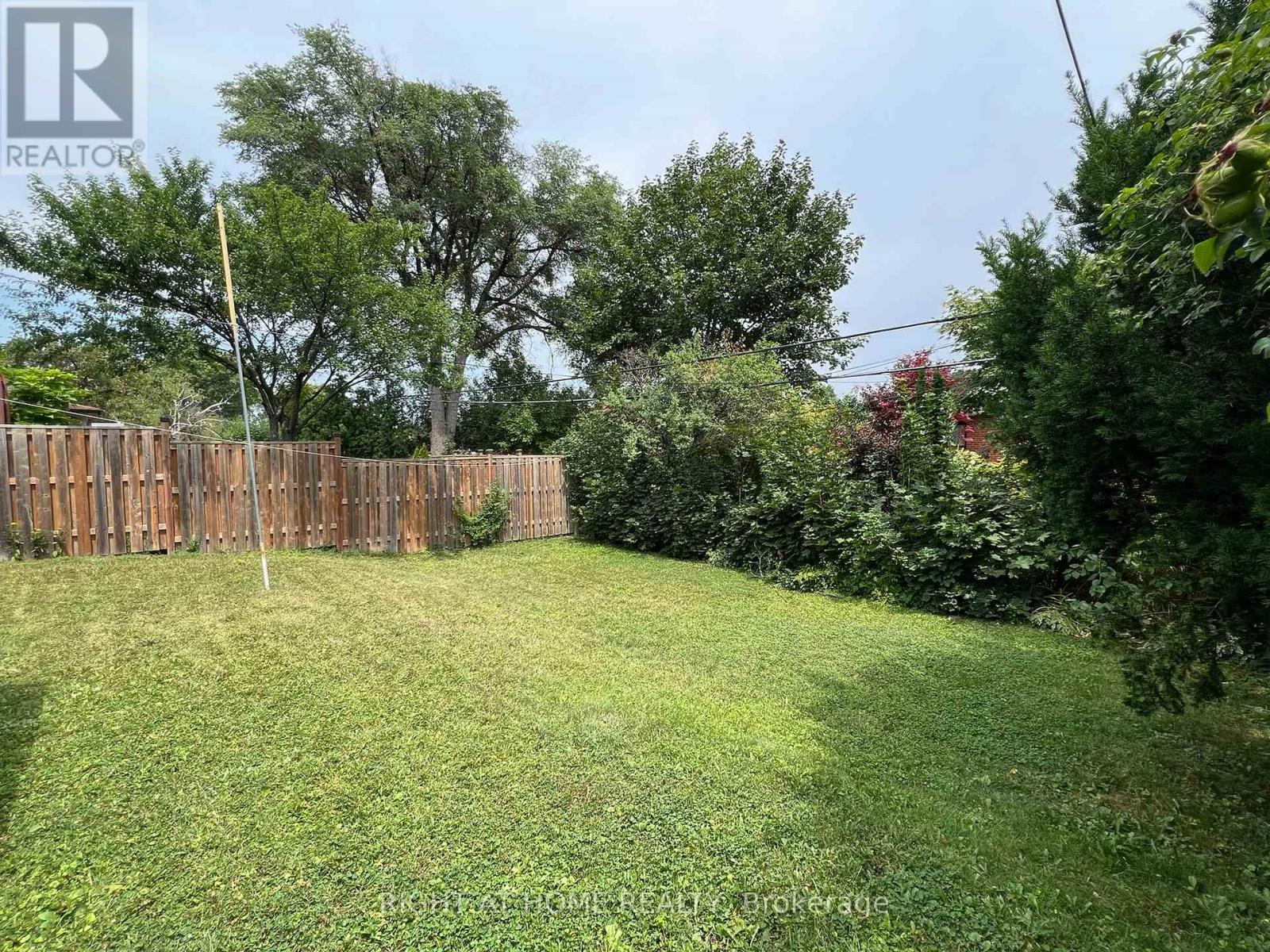 Photo 32 of 25 Heatherglen Road, Toronto ON
