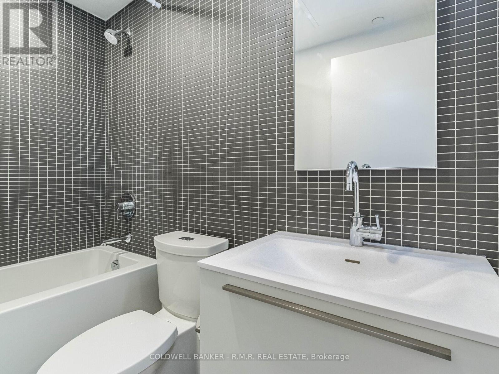 Photo 17 of 703 2720 Dundas Street W, Toronto ON