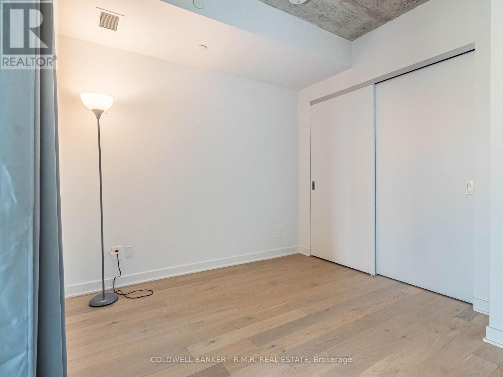 Photo 16 of 703 2720 Dundas Street W, Toronto ON