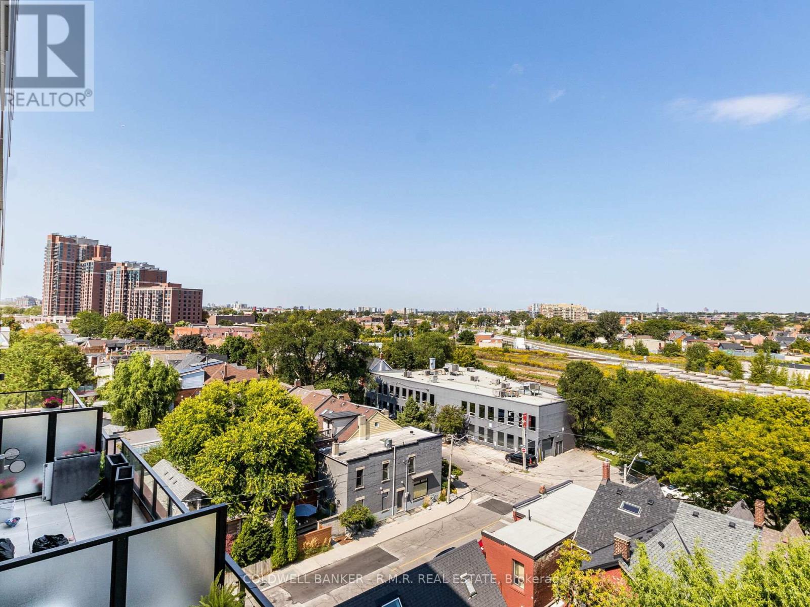Photo 26 of 703 2720 Dundas Street W, Toronto ON