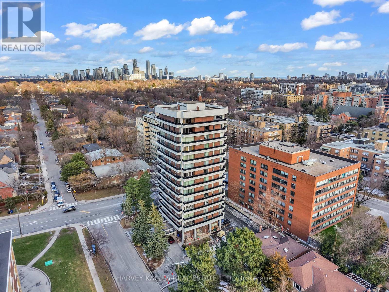 Photo 2 of 801 2600 Bathurst Street, Toronto ON