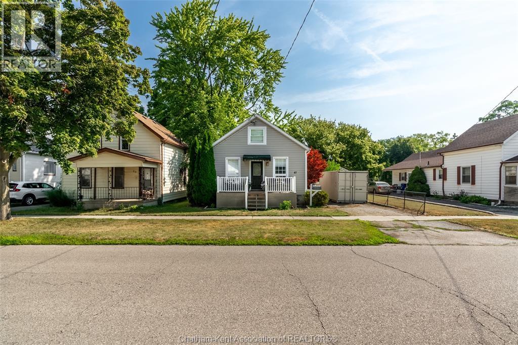 Photo 2 of 67 Pine Street, Chatham ON
