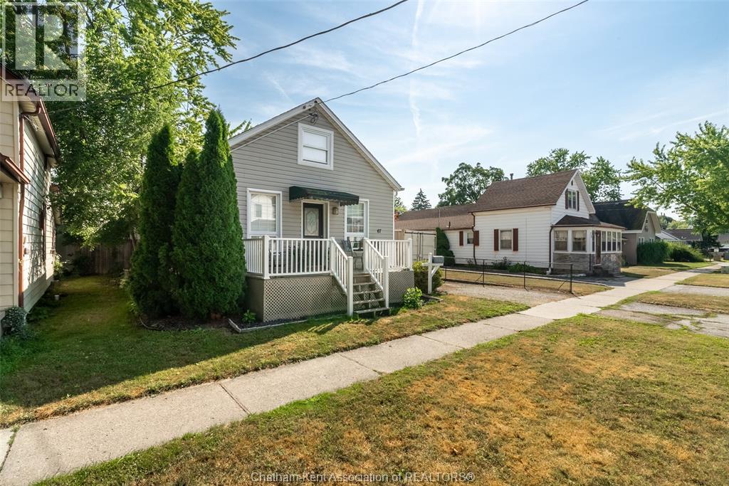 Photo 24 of 67 Pine Street, Chatham ON