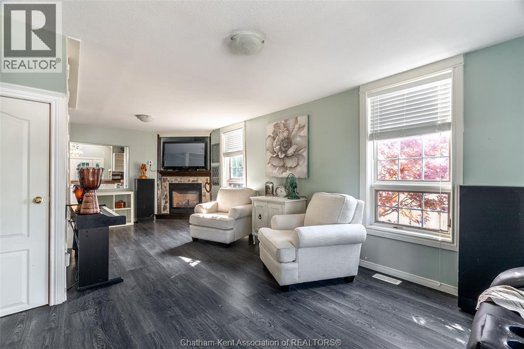 Photo 5 of 67 Pine Street, Chatham ON