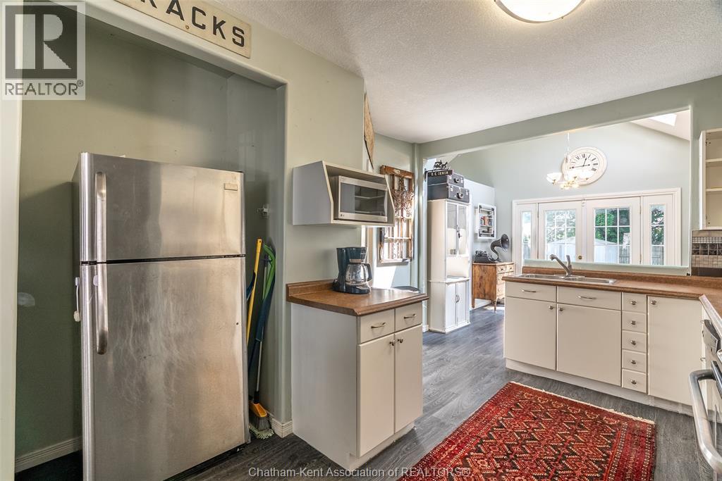 Photo 9 of 67 Pine Street, Chatham ON