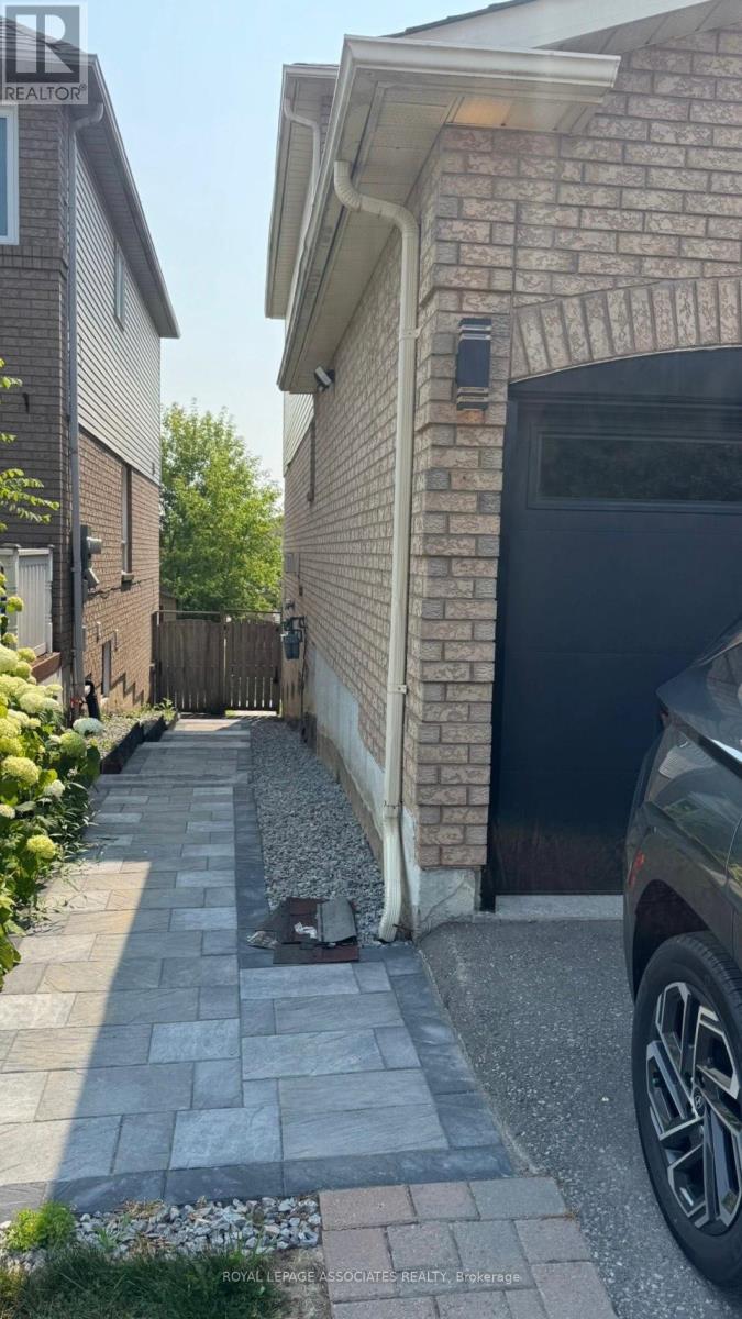 Photo 7 of Lower 57 Apple Blossom Boulevard, Clarington ON