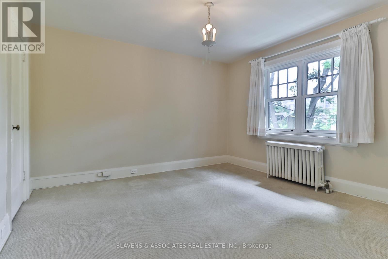 Photo 9 of 56 Alexandra Boulevard, Toronto ON