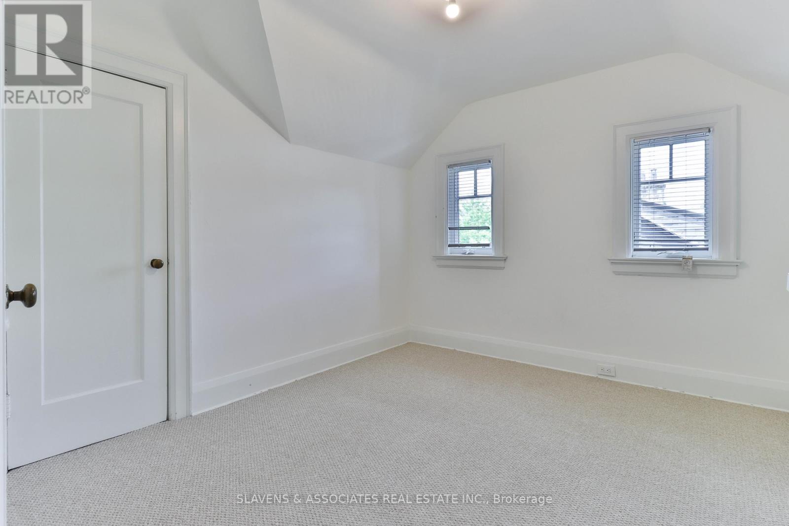 Photo 1 of 56 Alexandra Boulevard, Toronto ON