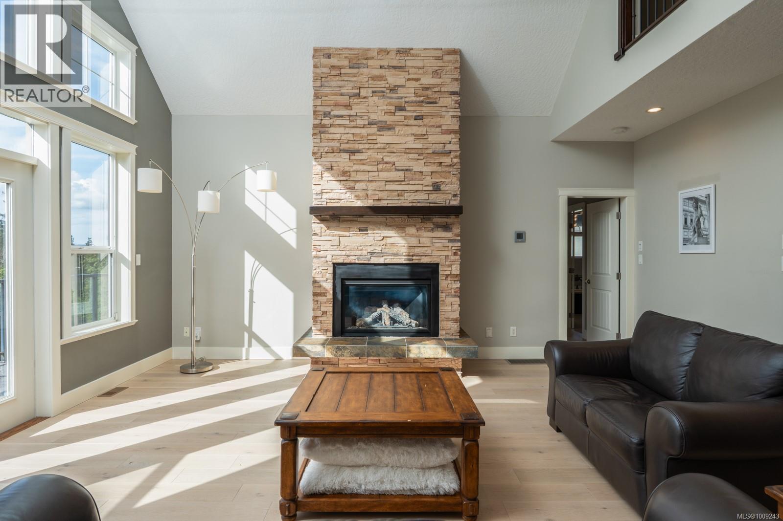 Photo 17 of 724 Bossi Pl, Saanich BC