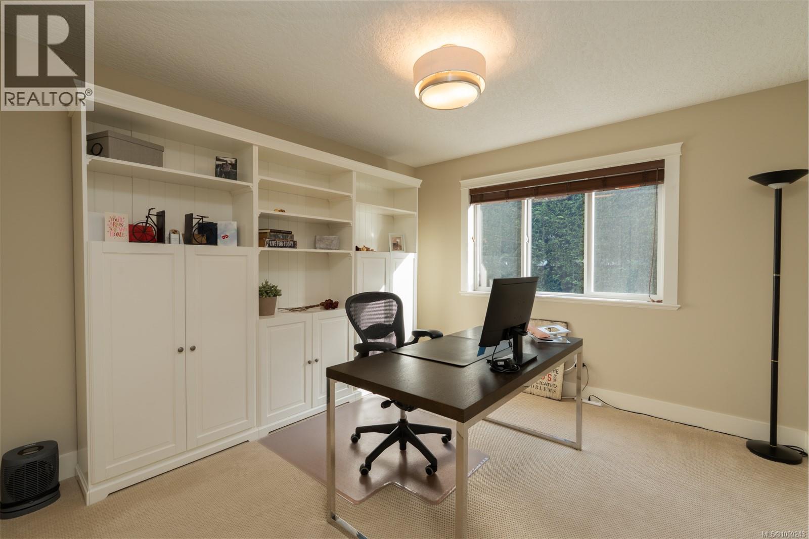 Photo 7 of 724 Bossi Pl, Saanich BC