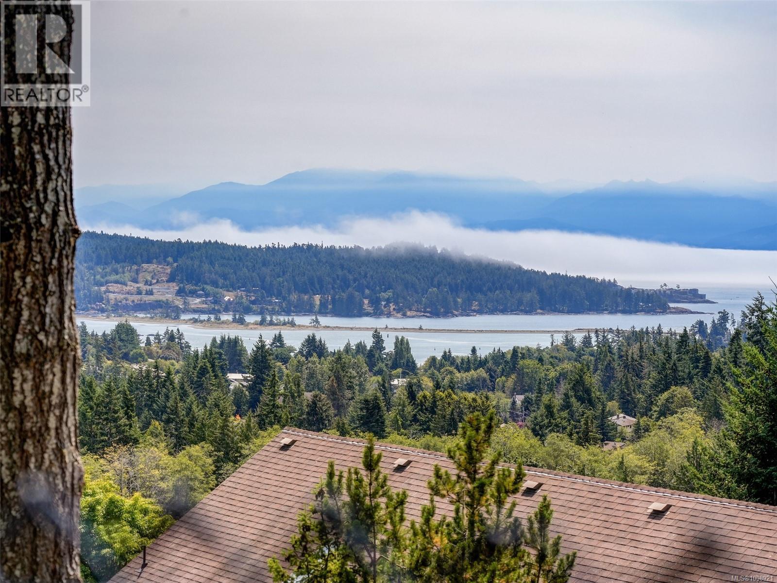 Photo 16 of 2407 Mountain Heights Dr, Sooke BC