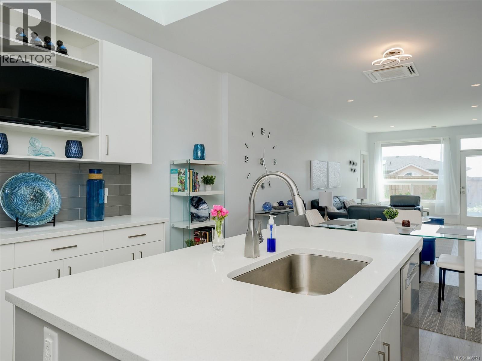 Photo 18 of 2407 Mountain Heights Dr, Sooke BC