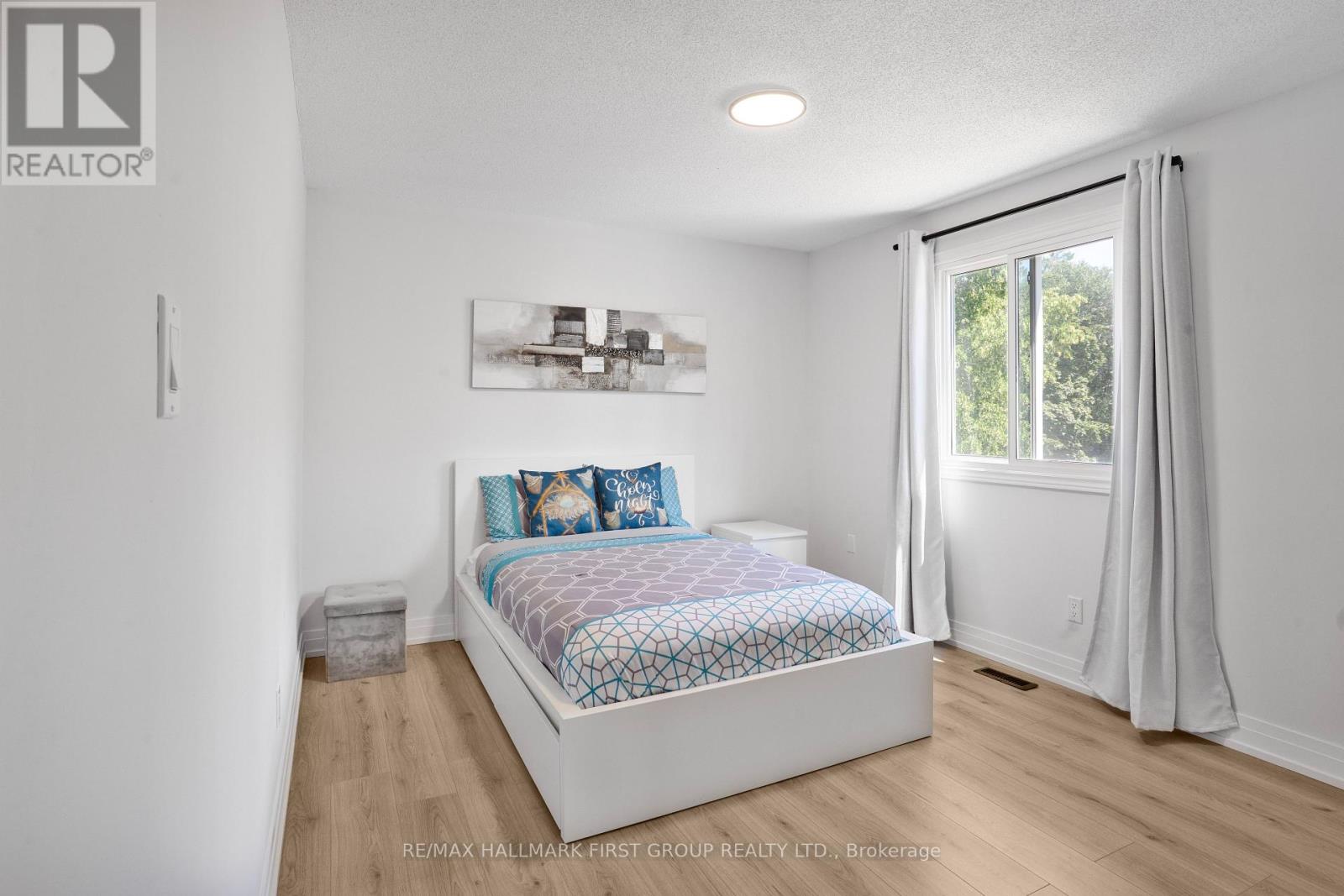 Photo 18 of 974 Vance Crescent, Innisfil ON