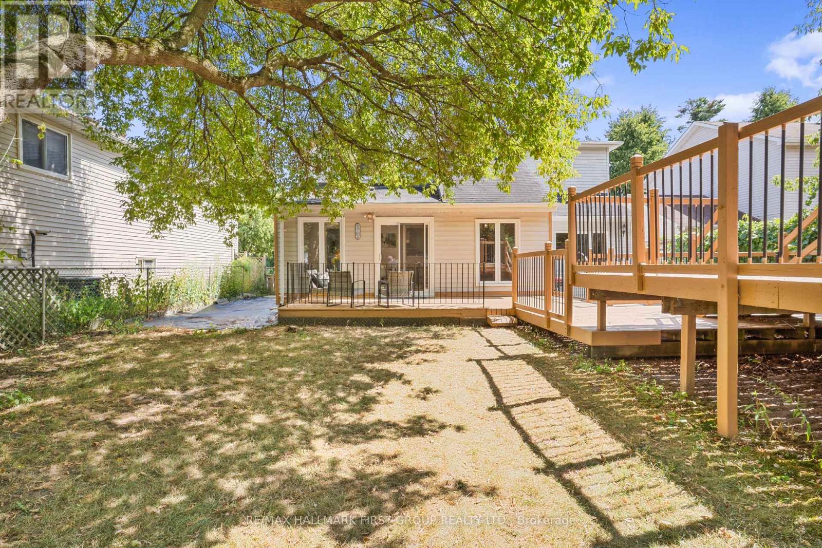 Photo 11 of 974 Vance Crescent, Innisfil ON