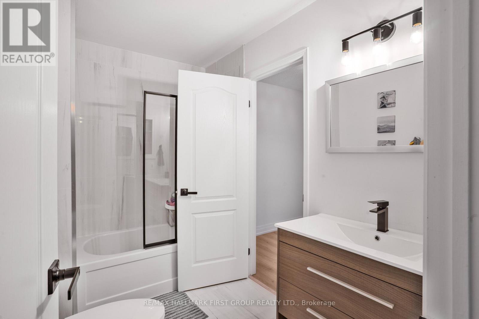 Photo 43 of 974 Vance Crescent, Innisfil ON