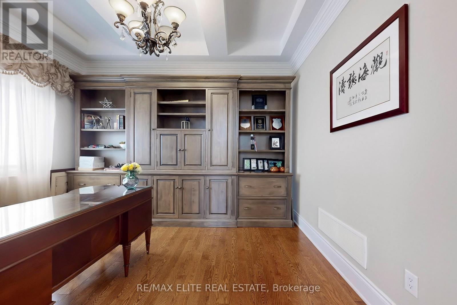 Photo 25 of 59 Carisbrooke Circle, Aurora ON