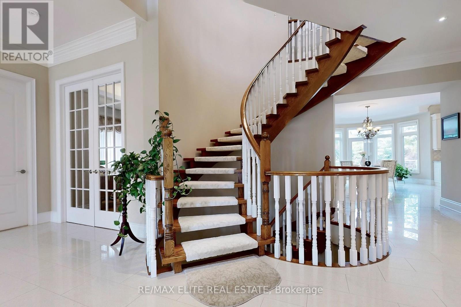 Photo 29 of 59 Carisbrooke Circle, Aurora ON