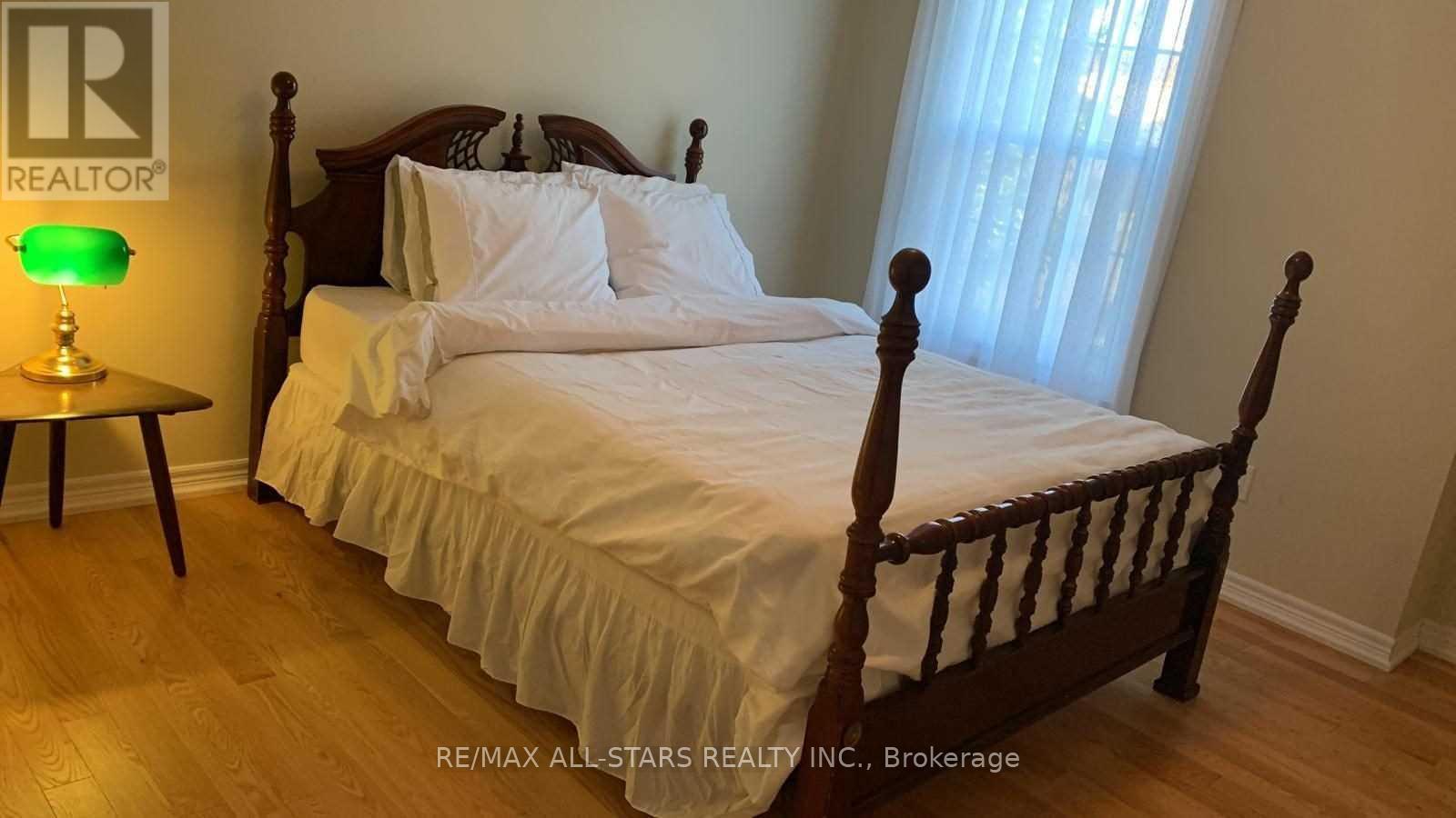 Photo 19 of 18 Orr Farm Road, Markham ON