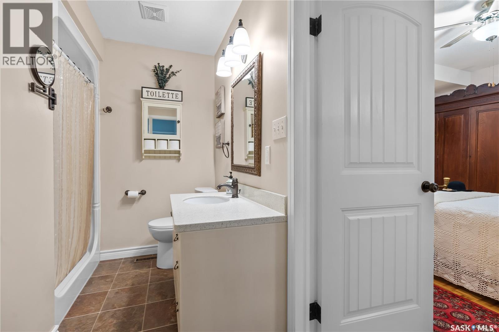 Photo 12 of 2852 Rae Street, Regina SK