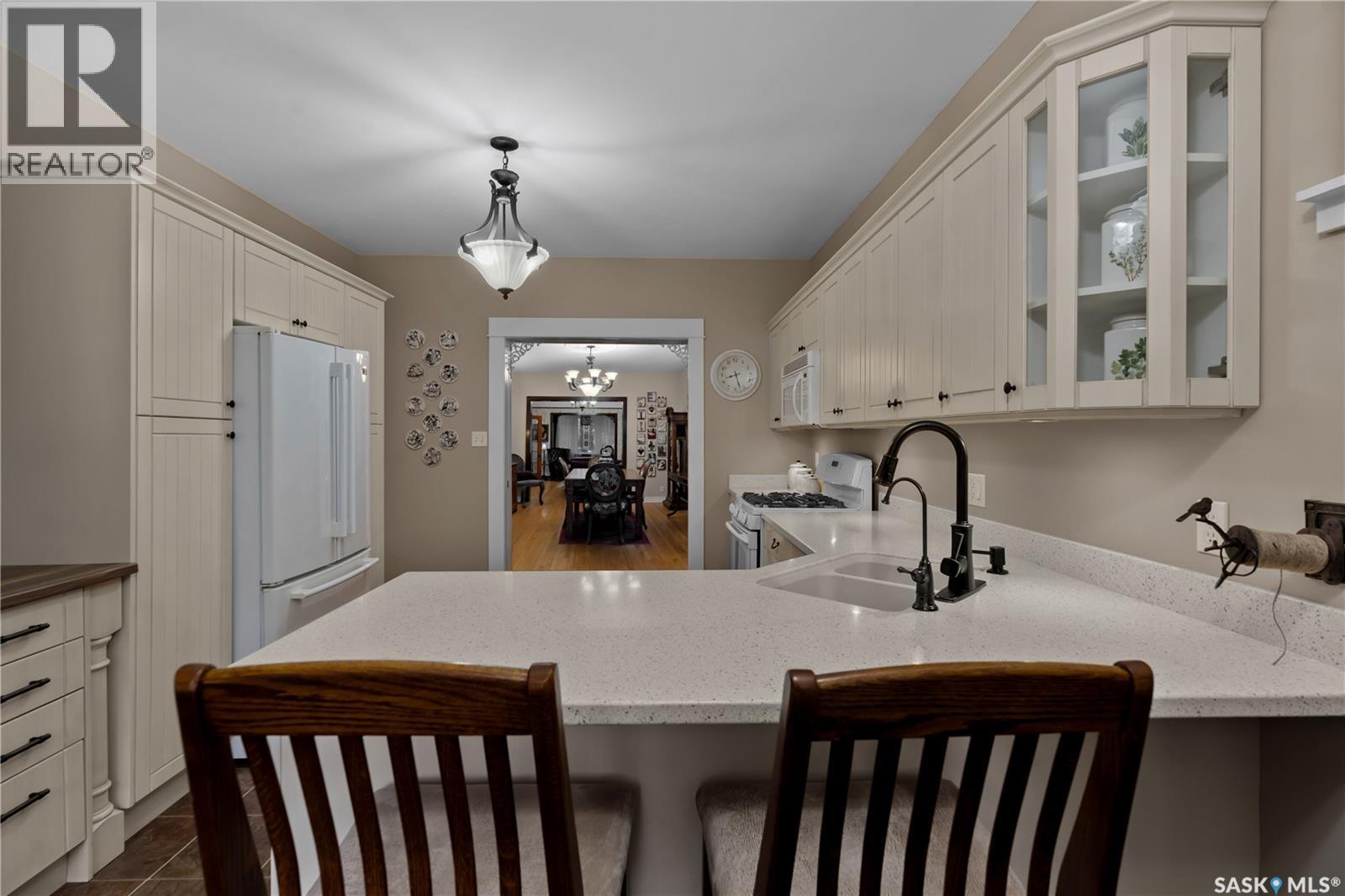 Photo 41 of 2852 Rae Street, Regina SK