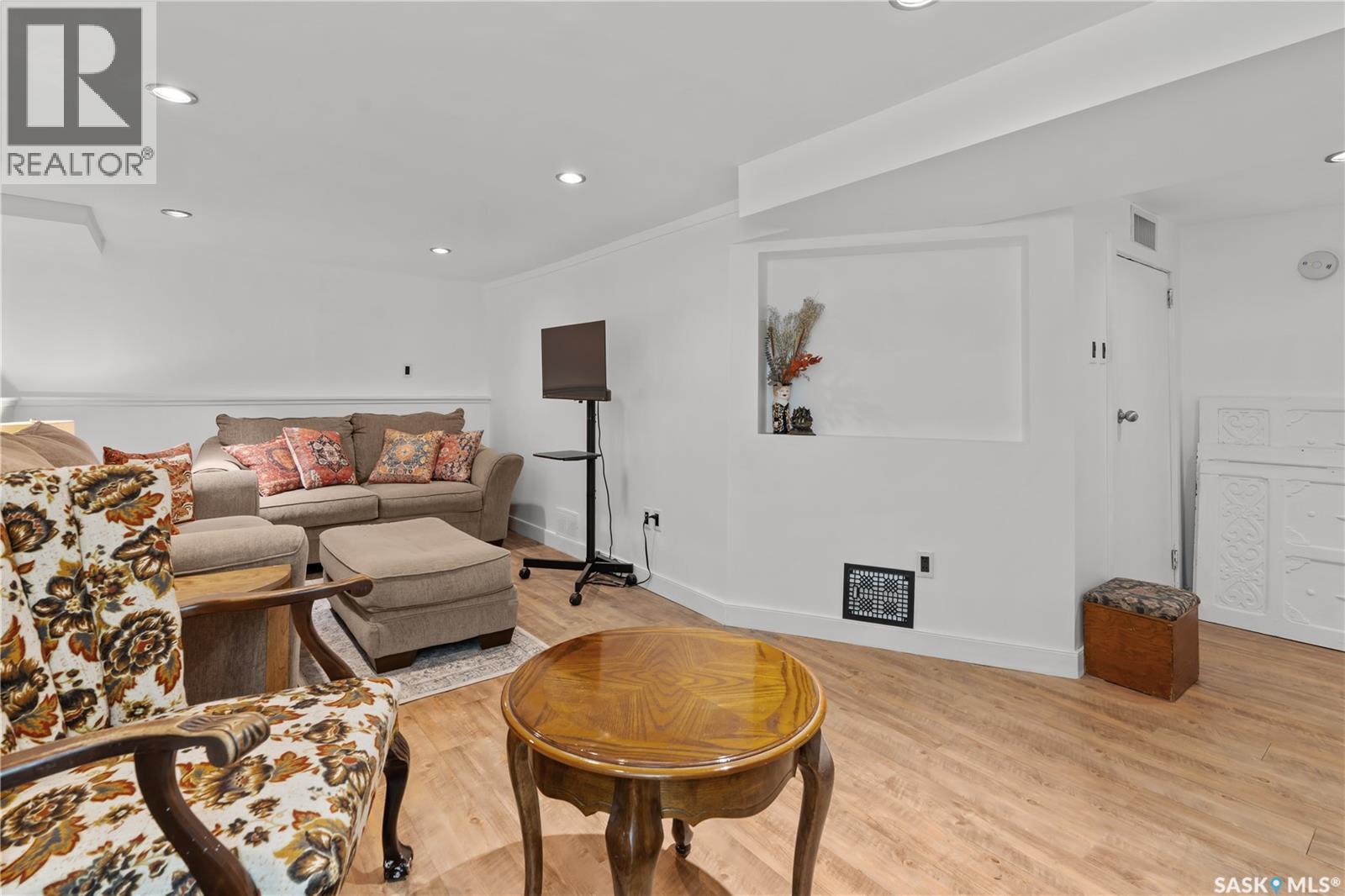 Photo 5 of 2852 Rae Street, Regina SK