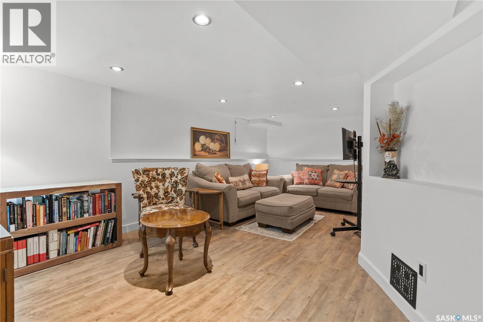 Photo 14 of 2852 Rae Street, Regina SK