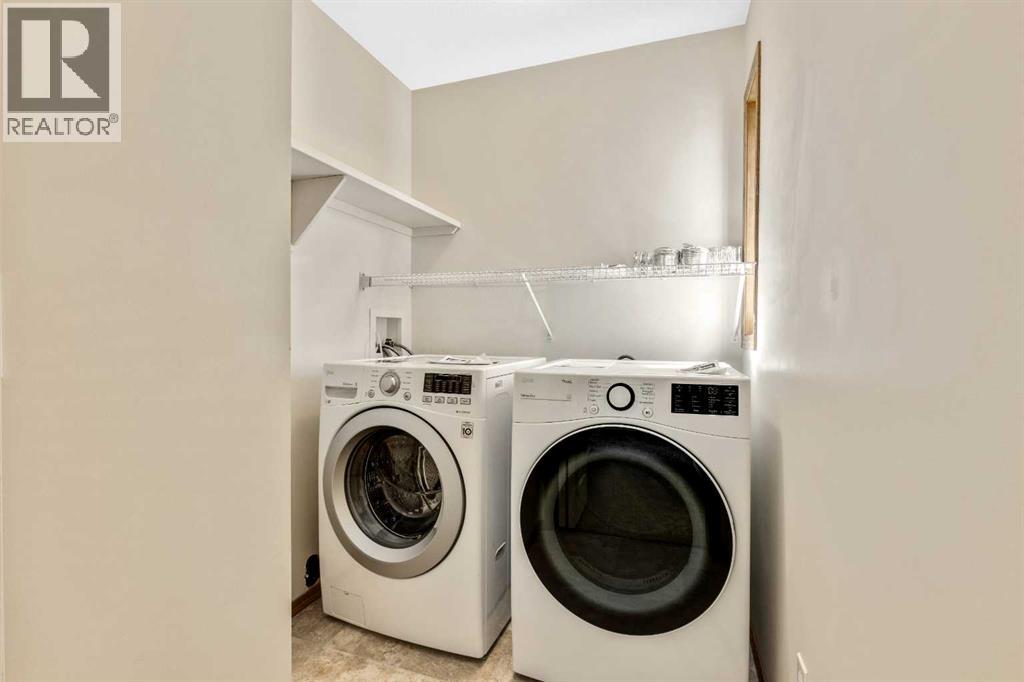 Single Family House for Sale in  Somerset Close SW Somerset Calgary 