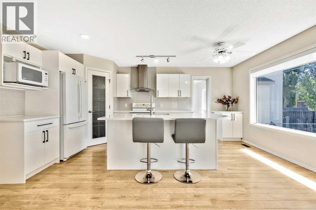 Single Family House for Sale in  Somerset Close SW Somerset Calgary 