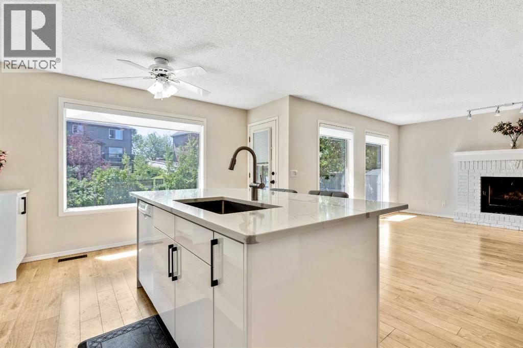 Single Family House for Sale in  Somerset Close SW Somerset Calgary 