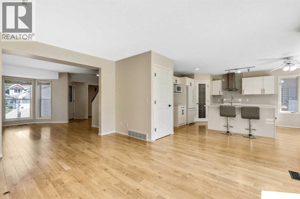 Single Family House for Sale in  Somerset Close SW Somerset Calgary 