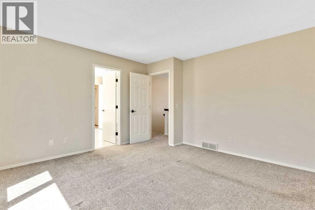 Single Family House for Sale in  Somerset Close SW Somerset Calgary 