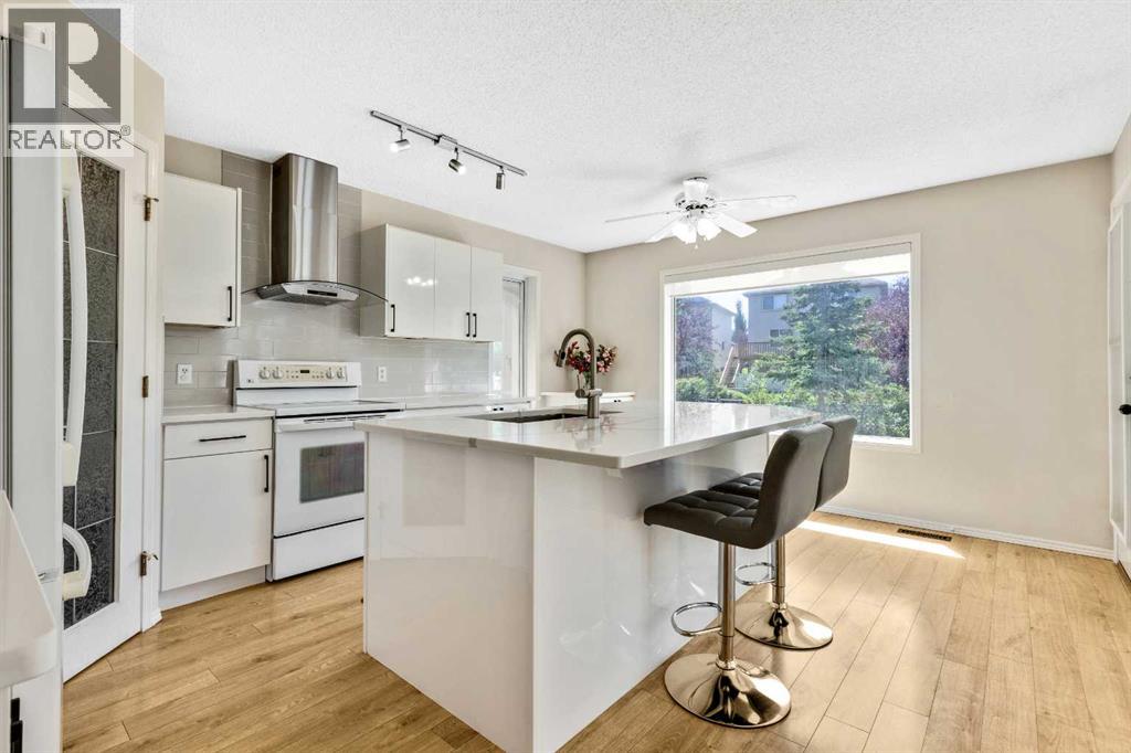 Single Family House for Sale in  Somerset Close SW Somerset Calgary 