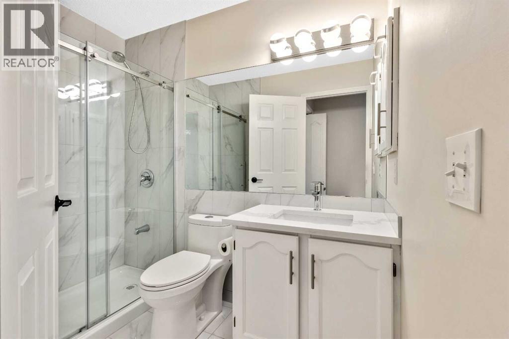 Single Family House for Sale in  Somerset Close SW Somerset Calgary 