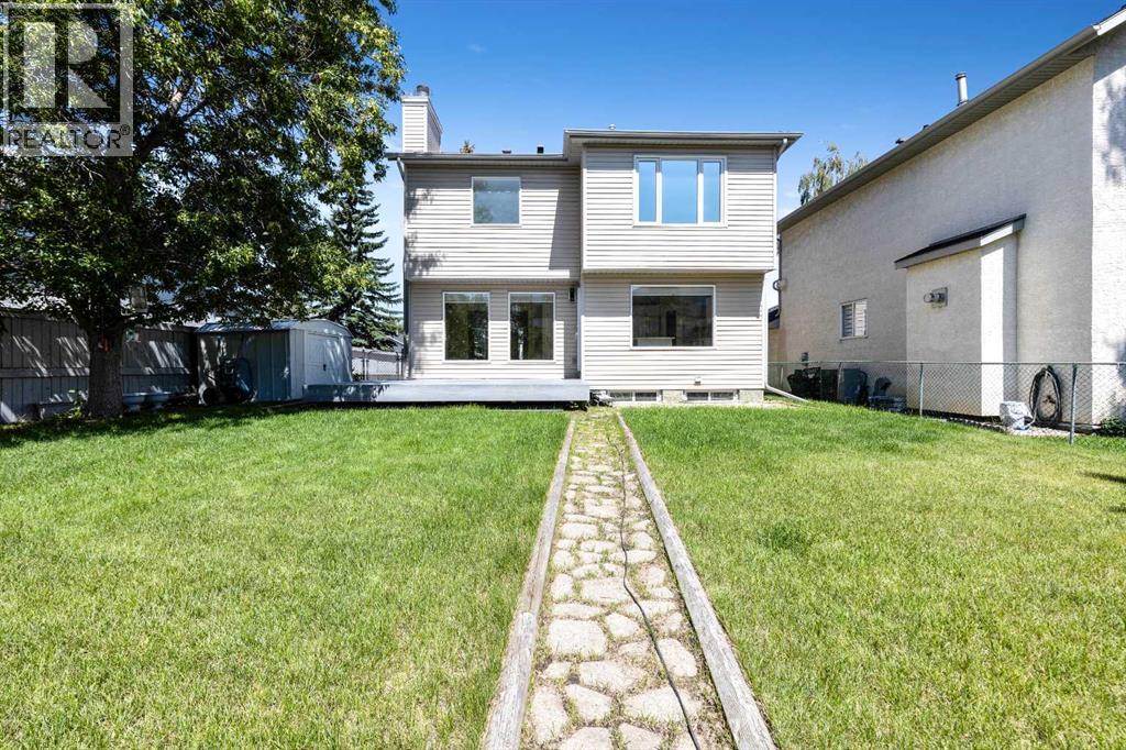 Single Family House for Sale in  Somerset Close SW Somerset Calgary 