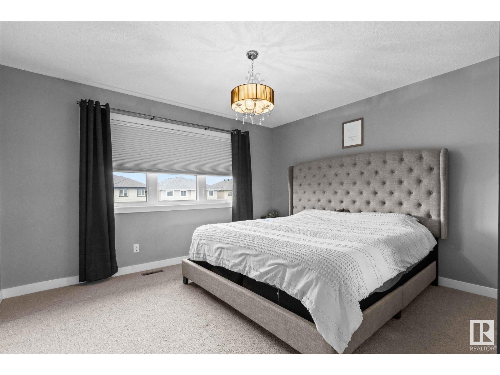 Photo 11 of 78 Woodhill Ln, Fort Saskatchewan AB