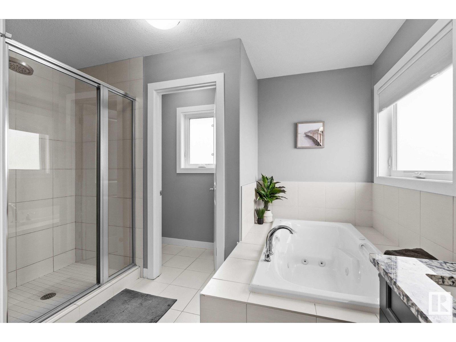 Photo 24 of 78 Woodhill Ln, Fort Saskatchewan AB