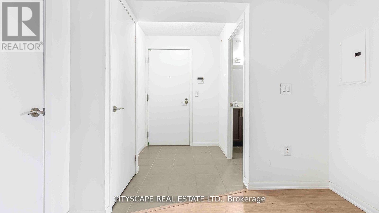 Photo 14 of 1412 830 Lawrence Avenue W, Toronto ON